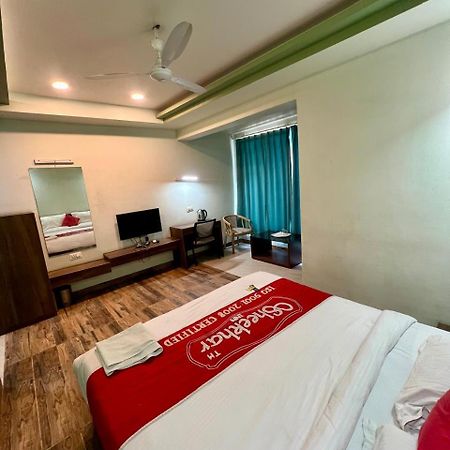 Hotel Raj Shikhar Ujjain Zewnętrze zdjęcie